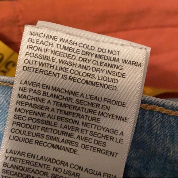 Levi’s Wedgie Straight Distressed Jeans - Picture 8 of 9